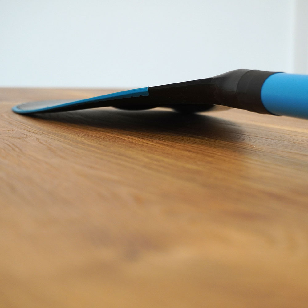 Fibreglass-Shaft-–-Plastic-Rubber-Edge-Blade-2